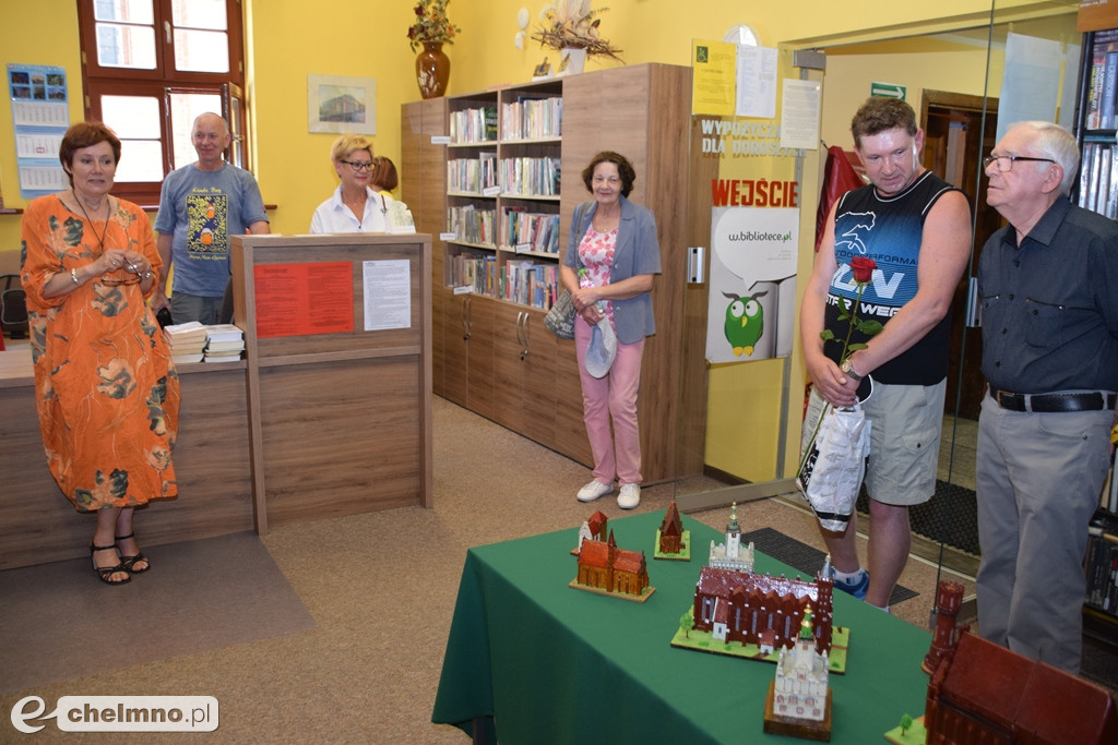Tomasz Małecki i jego wystawa miniatur archtektonicznych