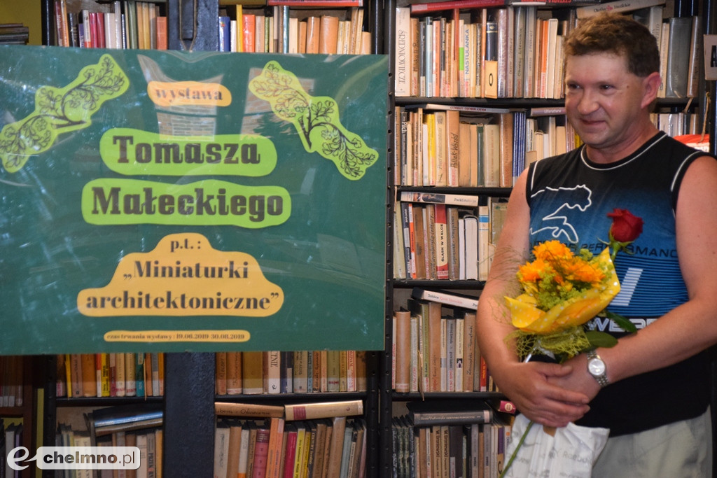 Tomasz Małecki i jego wystawa miniatur archtektonicznych