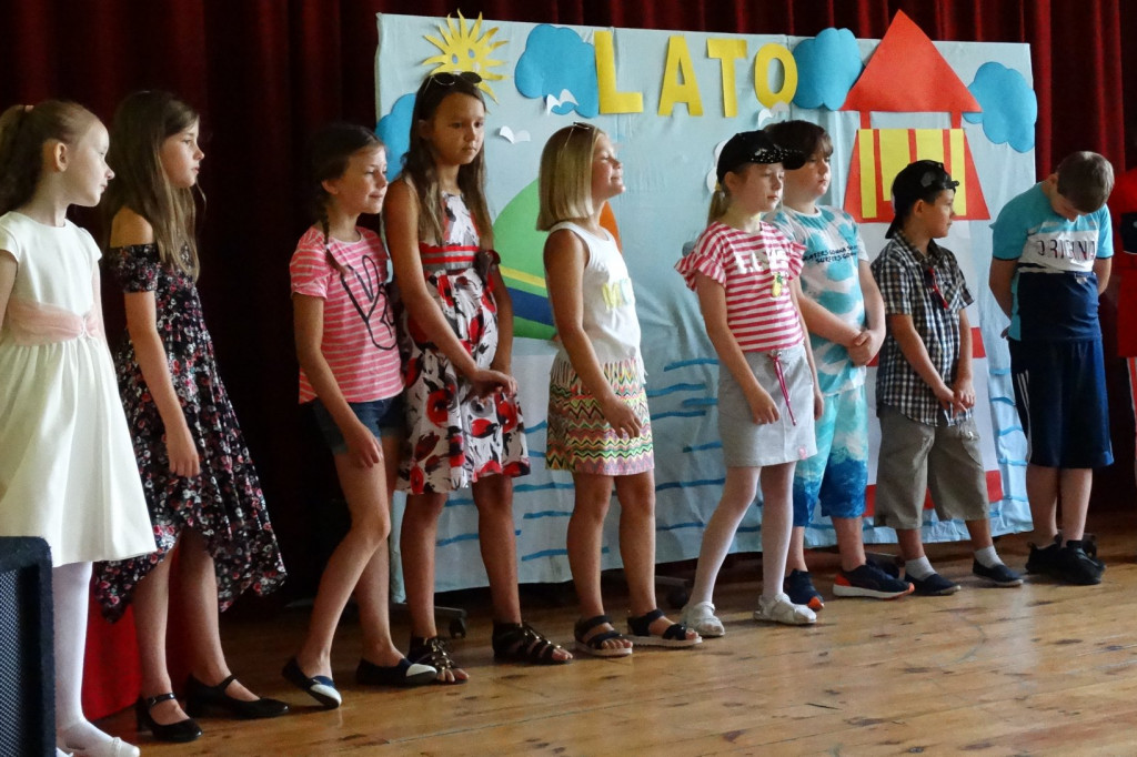 50 kadrów z czterech uroczystości zakończenia zajęć edukacyjnych