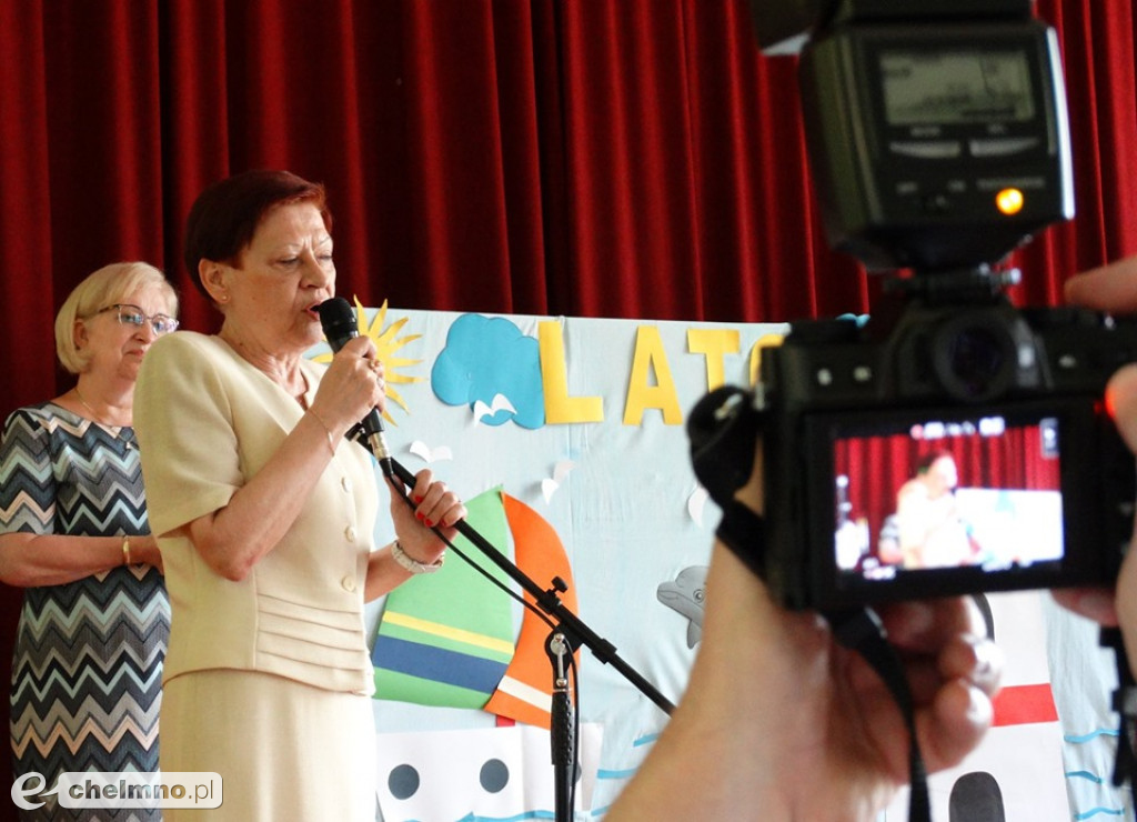 50 kadrów z czterech uroczystości zakończenia zajęć edukacyjnych