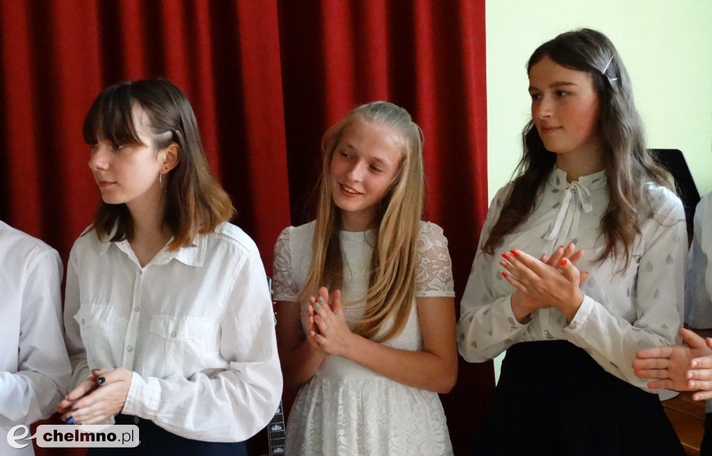 50 kadrów z czterech uroczystości zakończenia zajęć edukacyjnych
