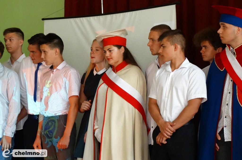 50 kadrów z czterech uroczystości zakończenia zajęć edukacyjnych