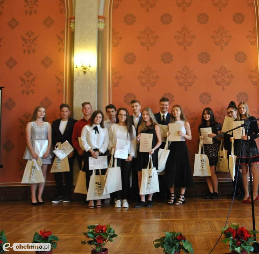 Z uśmiechem i satysfakcją pożegnali kolejny rok szkolny