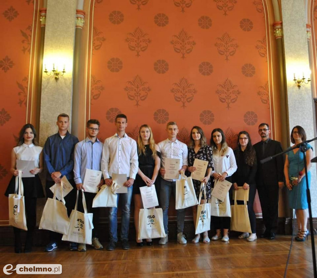 Z uśmiechem i satysfakcją pożegnali kolejny rok szkolny
