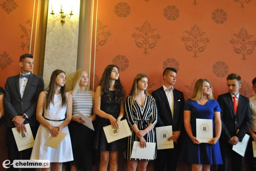 Z uśmiechem i satysfakcją pożegnali kolejny rok szkolny