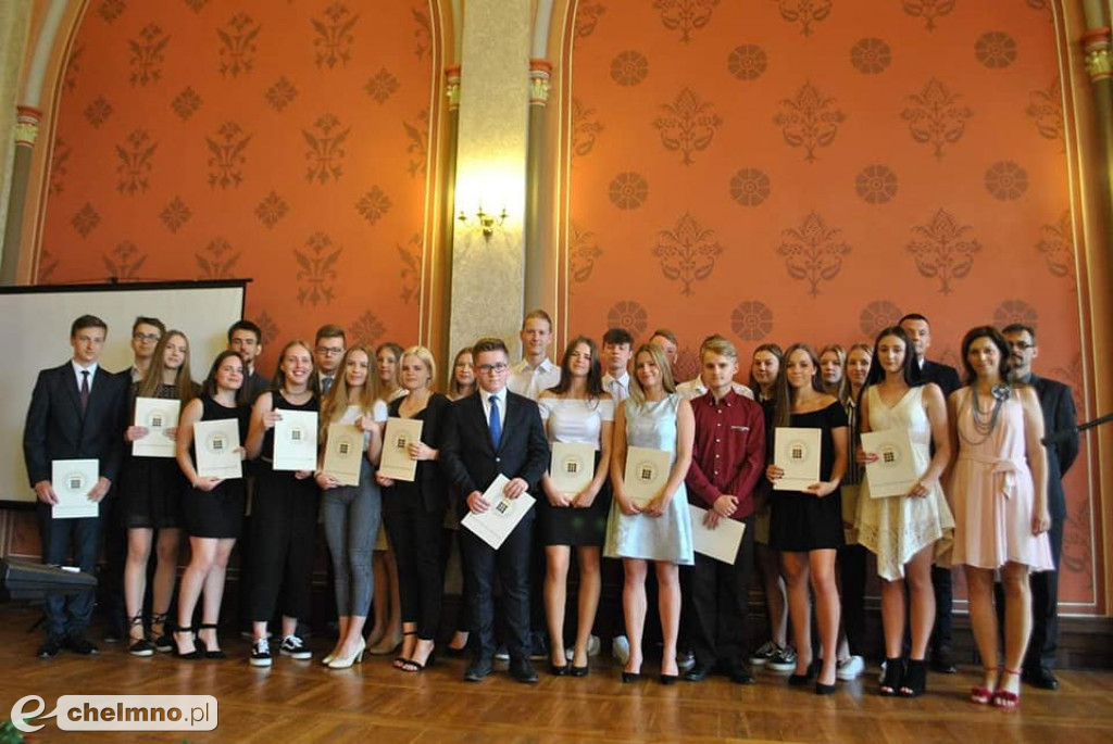 Z uśmiechem i satysfakcją pożegnali kolejny rok szkolny