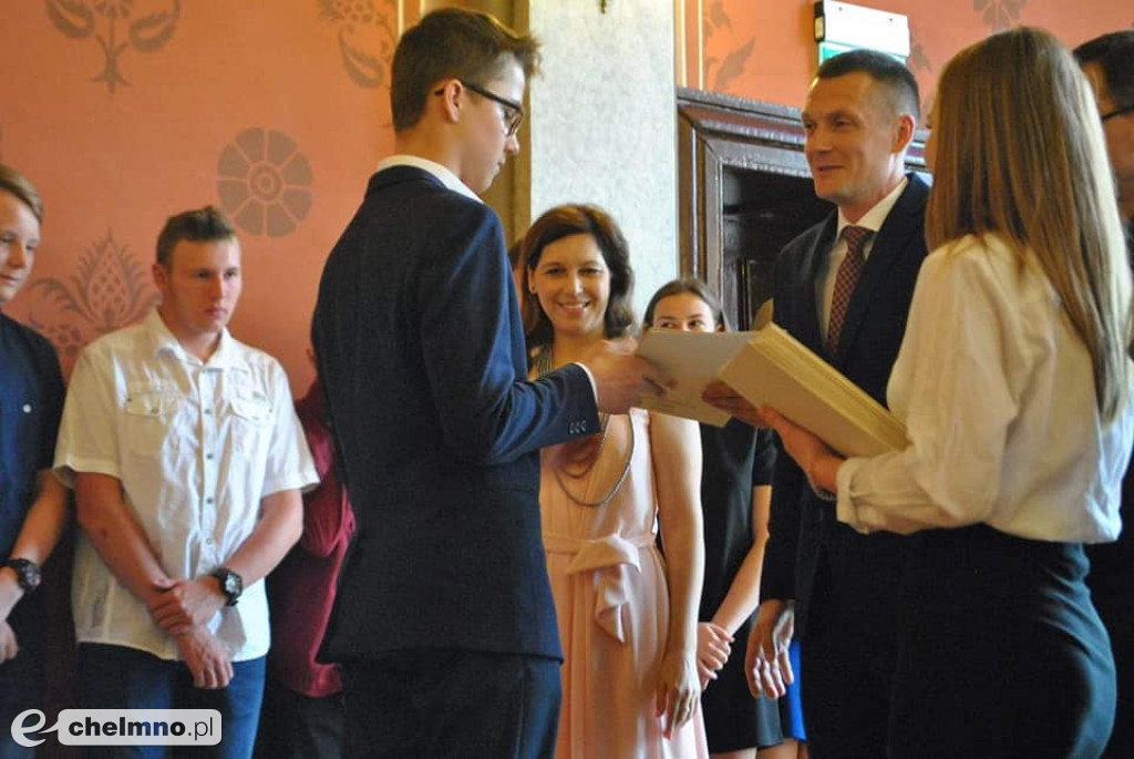 Z uśmiechem i satysfakcją pożegnali kolejny rok szkolny