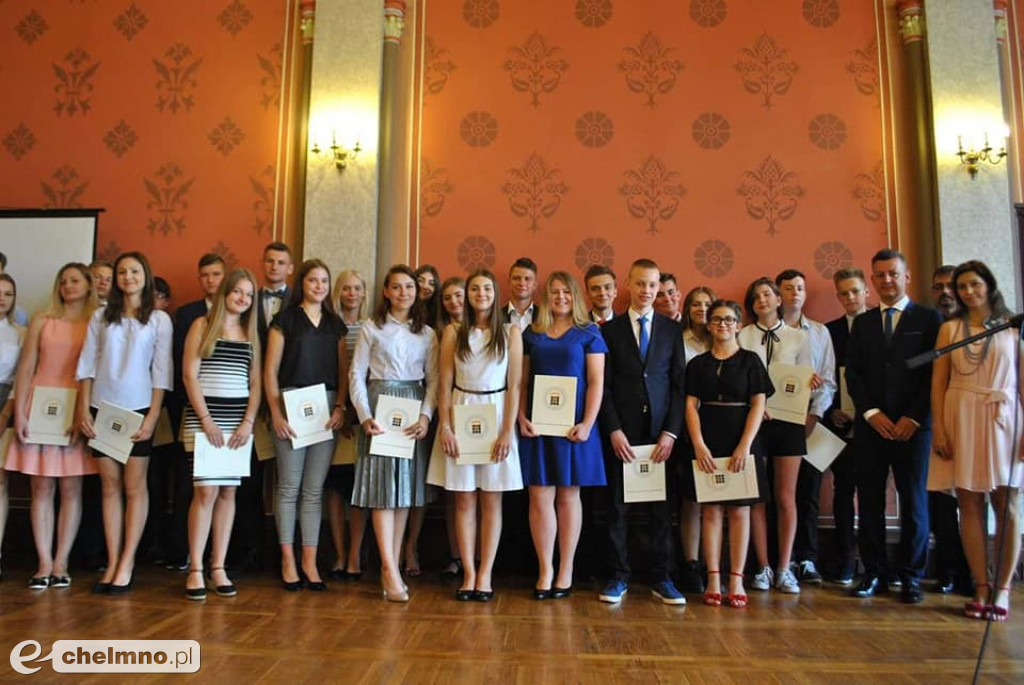 Z uśmiechem i satysfakcją pożegnali kolejny rok szkolny