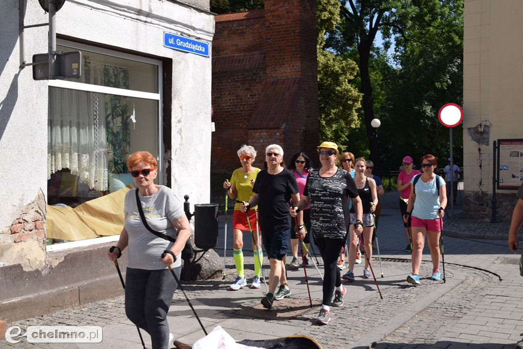  Grupa Nordic Walking spacerowała po Chełmnie