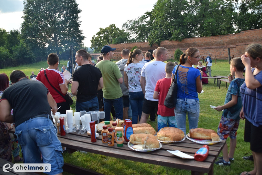  Pośpiewali i pojedli na kolacji z Rycerzami