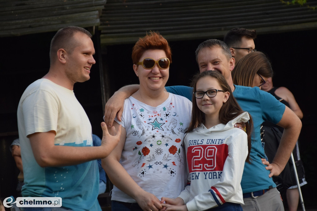  Pośpiewali i pojedli na kolacji z Rycerzami