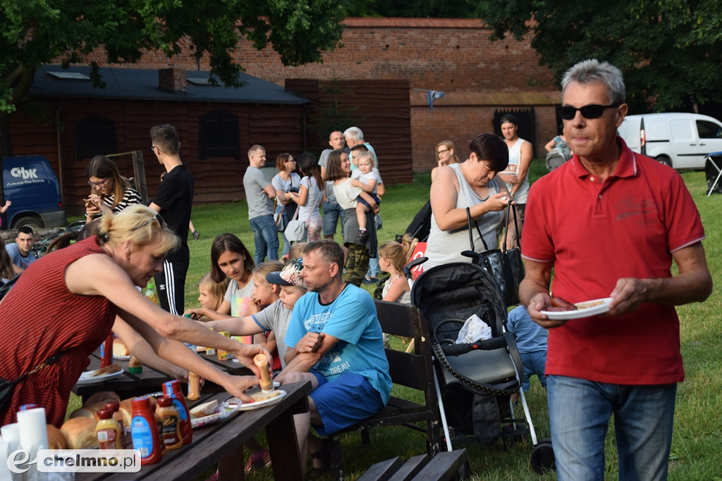  Pośpiewali i pojedli na kolacji z Rycerzami