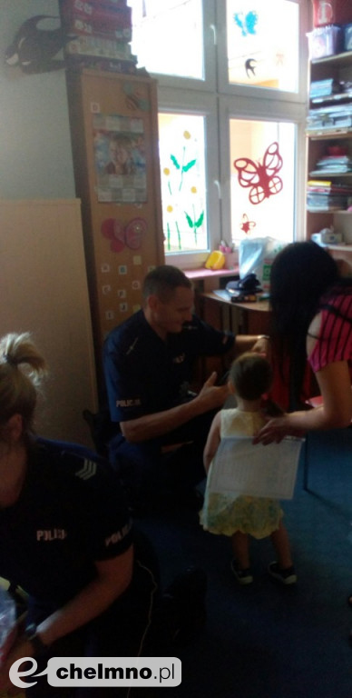 Policjanci z wizytą u przedszkolaków z Calineczki