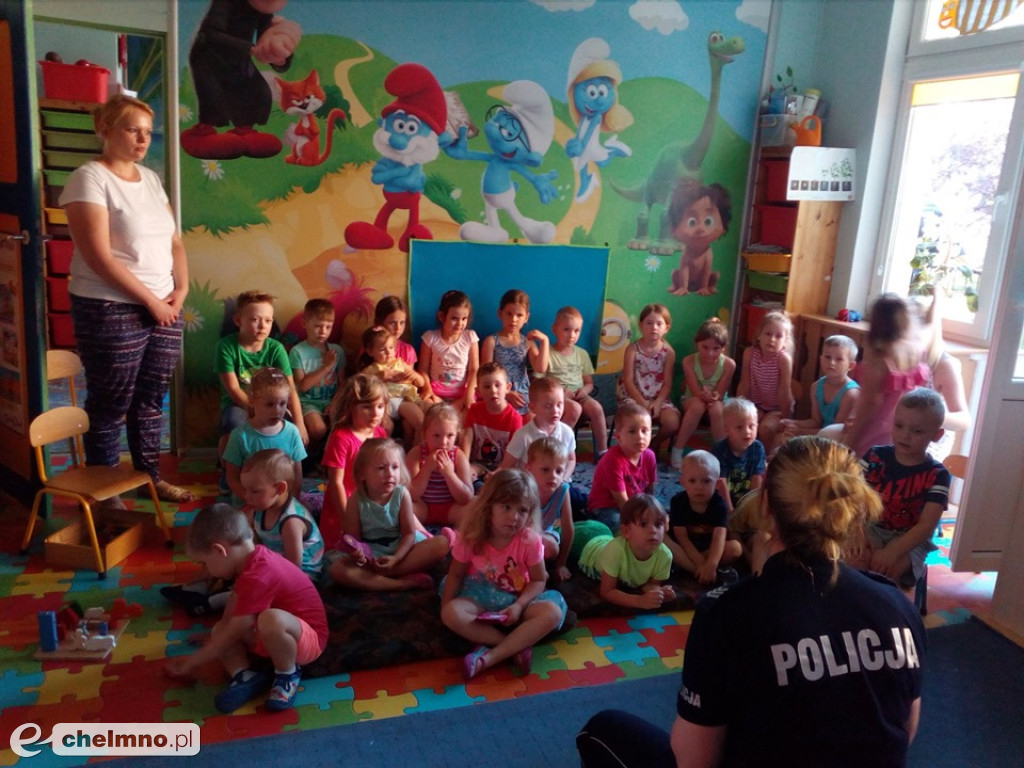 Policjanci z wizytą u przedszkolaków z Calineczki