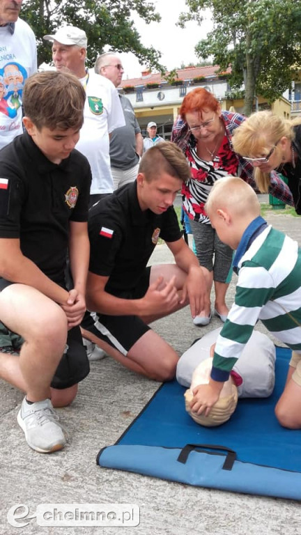 Seniorzy aktywnie spędzali czas i uczyli się pierwszej pomocy