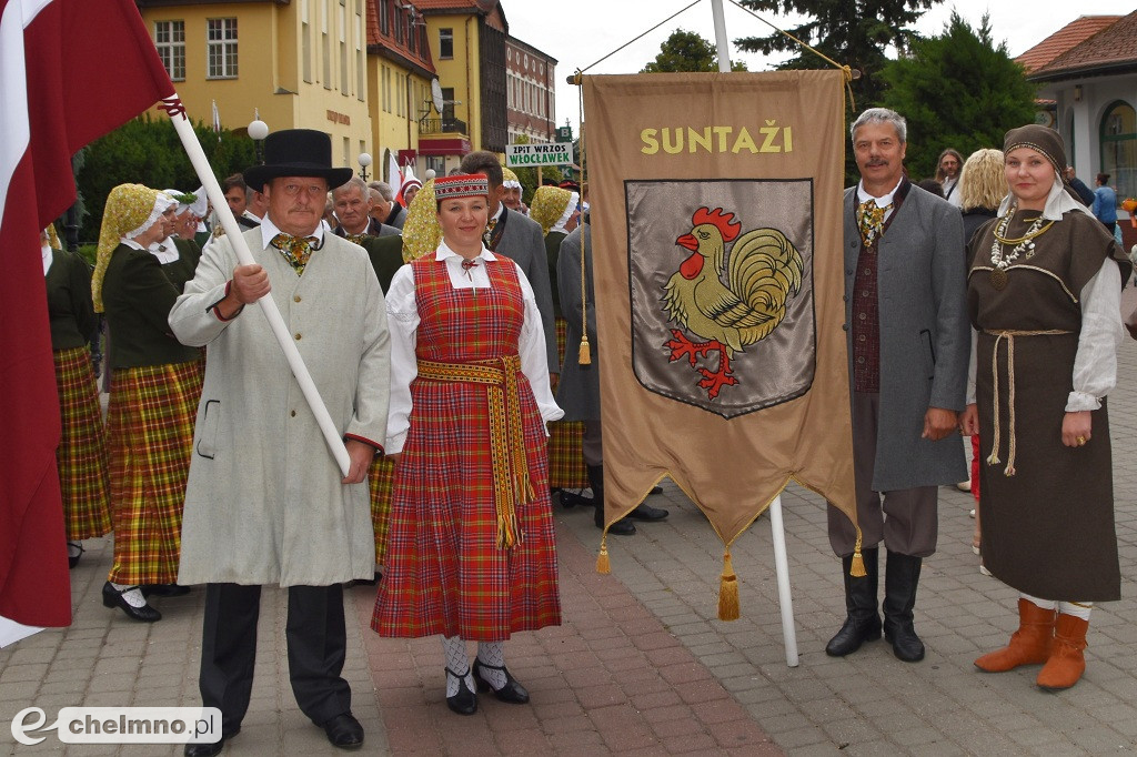 Barwny korowód i powitanie uczestników Jarmarku Jaszczurczego