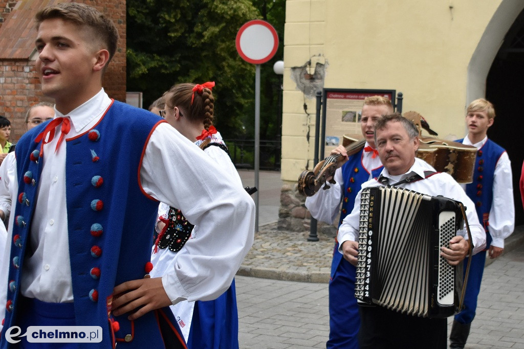 Barwny korowód i powitanie uczestników Jarmarku Jaszczurczego