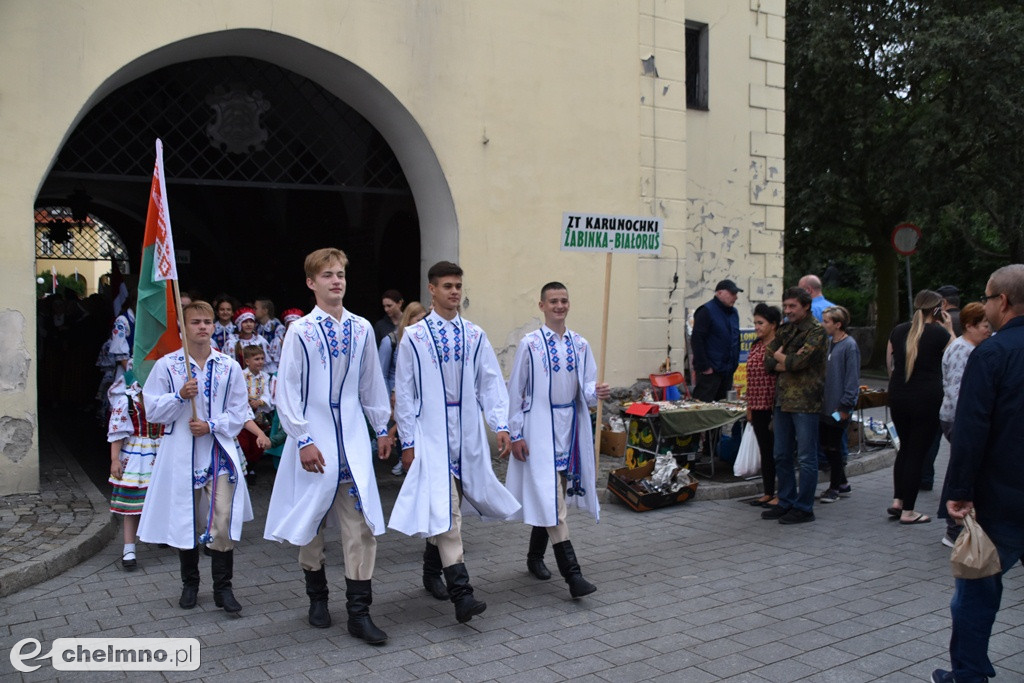 Barwny korowód i powitanie uczestników Jarmarku Jaszczurczego