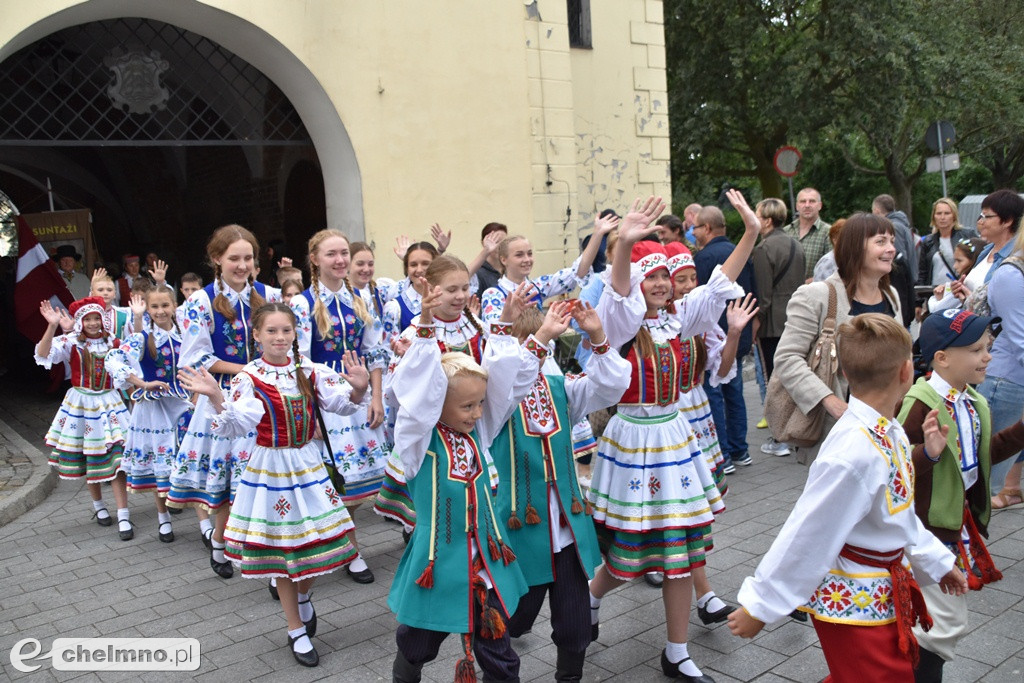 Barwny korowód i powitanie uczestników Jarmarku Jaszczurczego