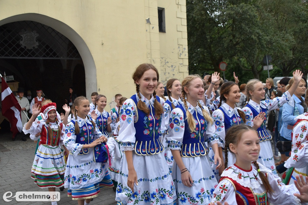 Barwny korowód i powitanie uczestników Jarmarku Jaszczurczego