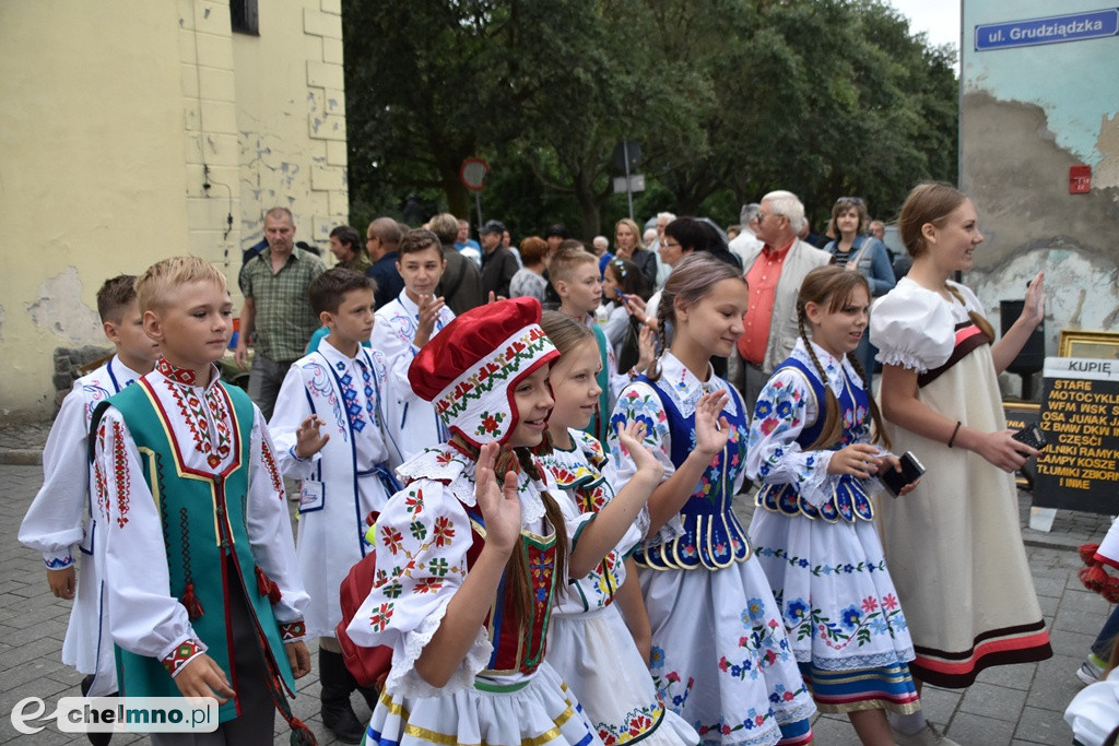 Barwny korowód i powitanie uczestników Jarmarku Jaszczurczego