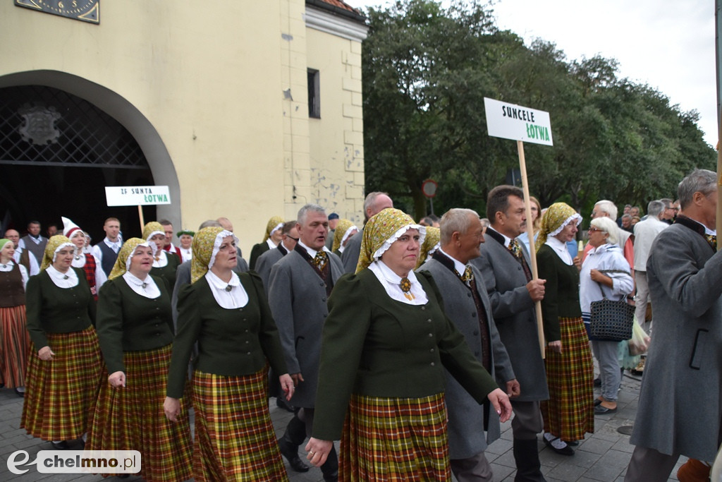 Barwny korowód i powitanie uczestników Jarmarku Jaszczurczego