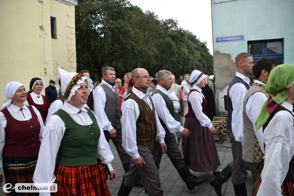 Barwny korowód i powitanie uczestników Jarmarku Jaszczurczego