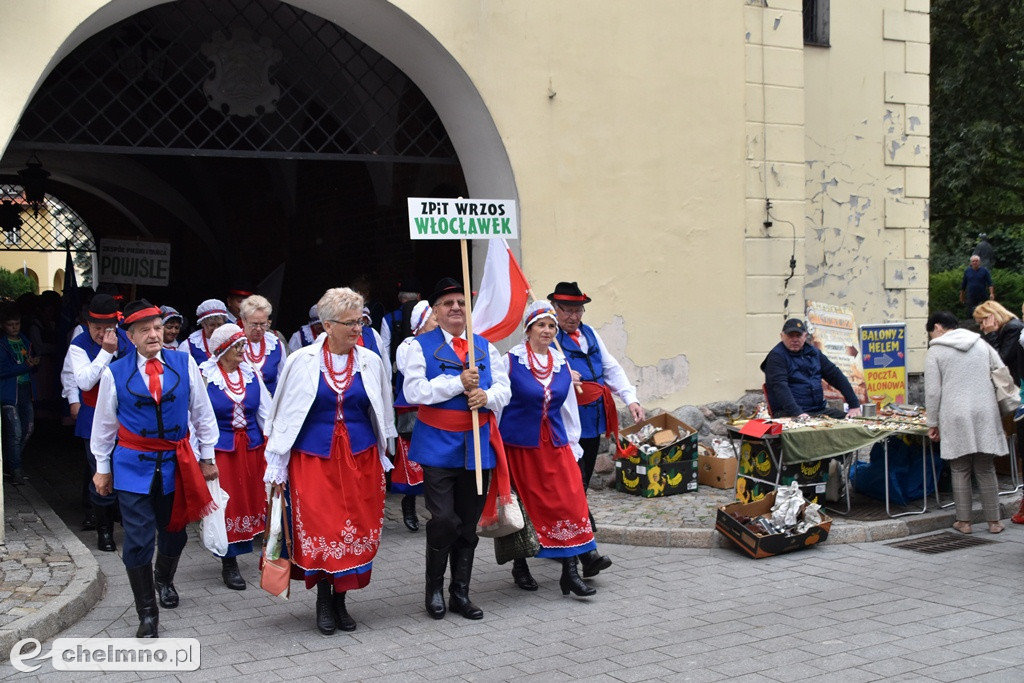 Barwny korowód i powitanie uczestników Jarmarku Jaszczurczego