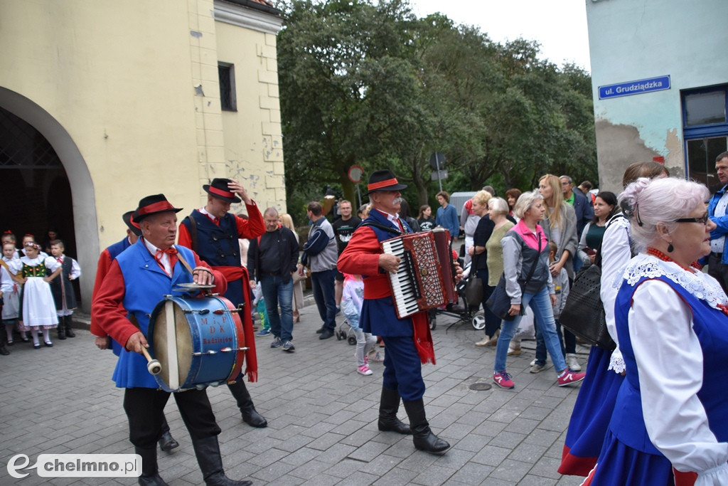 Barwny korowód i powitanie uczestników Jarmarku Jaszczurczego