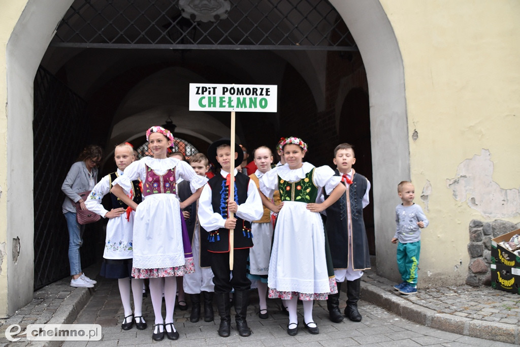 Barwny korowód i powitanie uczestników Jarmarku Jaszczurczego