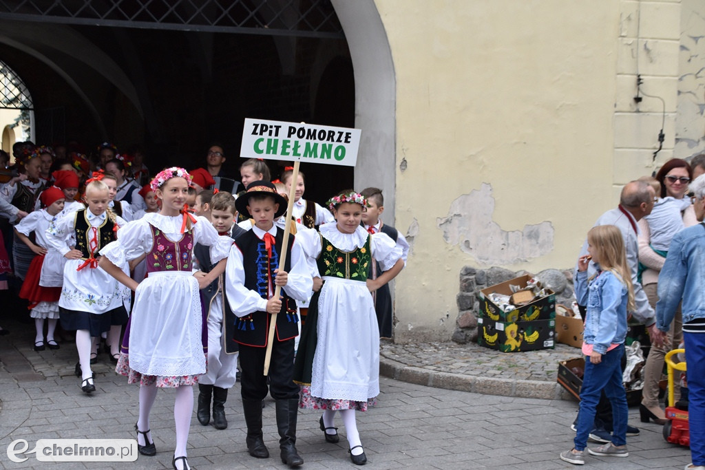 Barwny korowód i powitanie uczestników Jarmarku Jaszczurczego