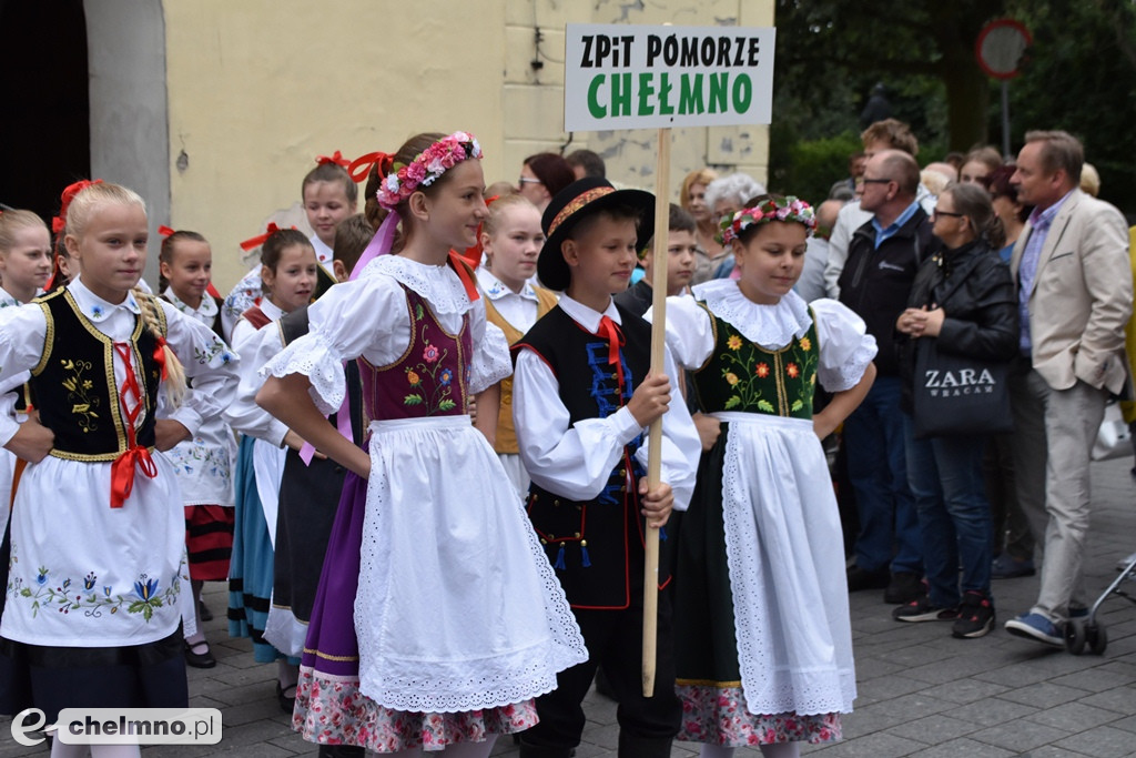 Barwny korowód i powitanie uczestników Jarmarku Jaszczurczego