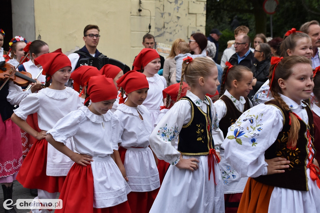 Barwny korowód i powitanie uczestników Jarmarku Jaszczurczego