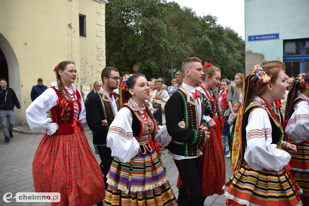 Barwny korowód i powitanie uczestników Jarmarku Jaszczurczego