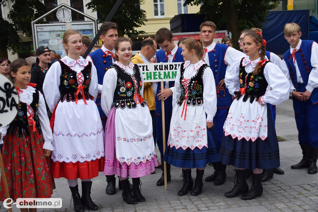 Barwny korowód i powitanie uczestników Jarmarku Jaszczurczego