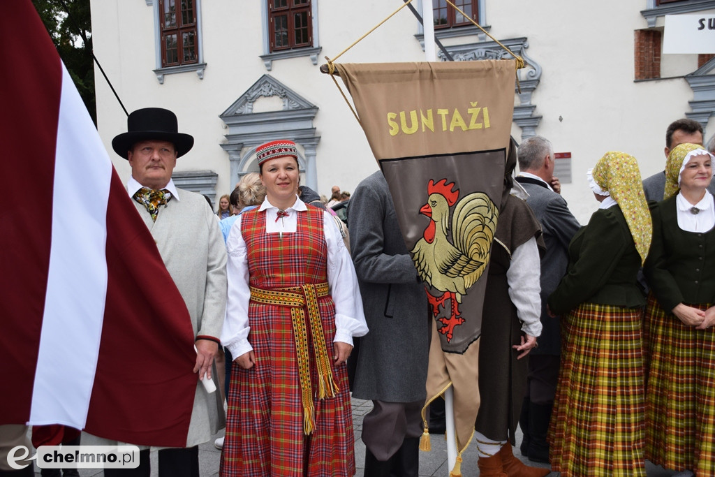Barwny korowód i powitanie uczestników Jarmarku Jaszczurczego
