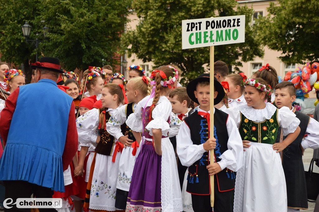 Barwny korowód i powitanie uczestników Jarmarku Jaszczurczego