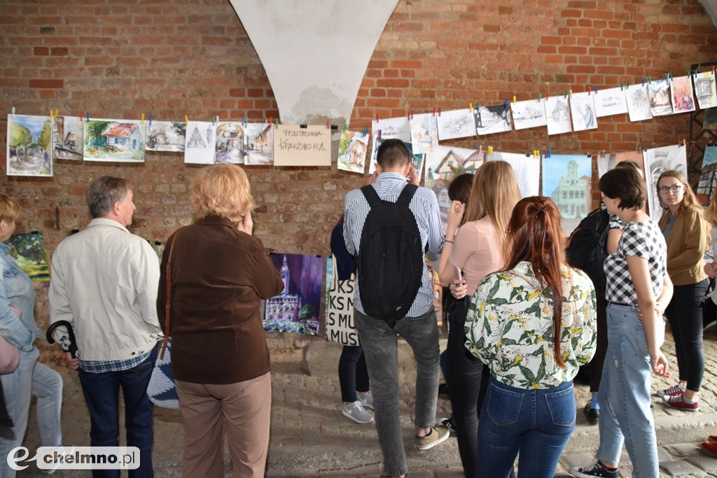 Wystawa poplenerowa ozdobiła Bramę Grudziądzką