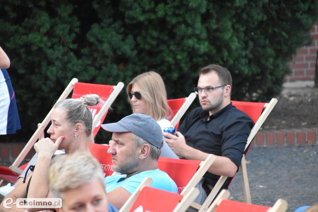 Plenerowe seanse pod chmurką: fajny pomysł