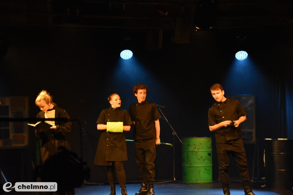 W Świętym Duchu wystąpił Teatr PAPAHEMA