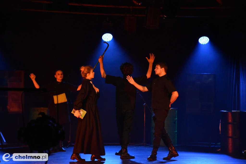 W Świętym Duchu wystąpił Teatr PAPAHEMA