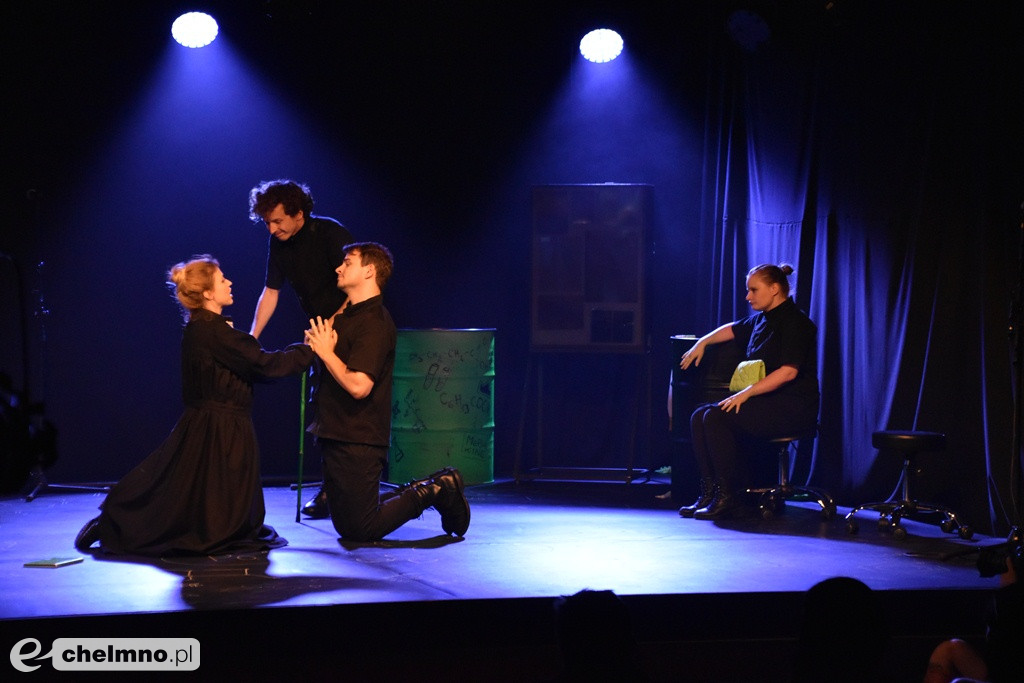 W Świętym Duchu wystąpił Teatr PAPAHEMA