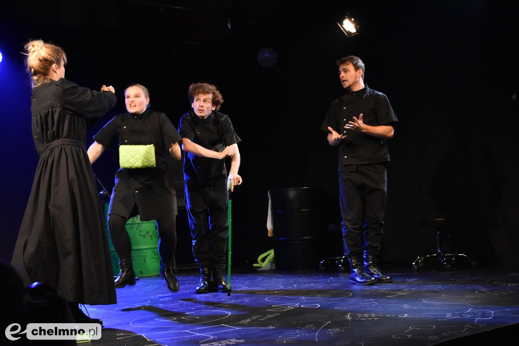 W Świętym Duchu wystąpił Teatr PAPAHEMA