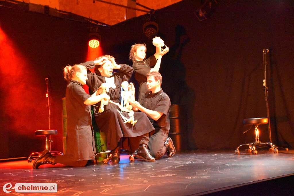 W Świętym Duchu wystąpił Teatr PAPAHEMA