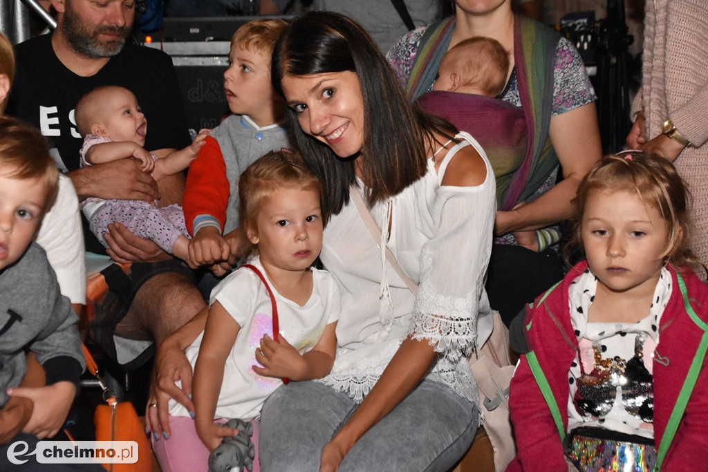 Czarno na białym: Teatr Agrafka w kościele św. Ducha