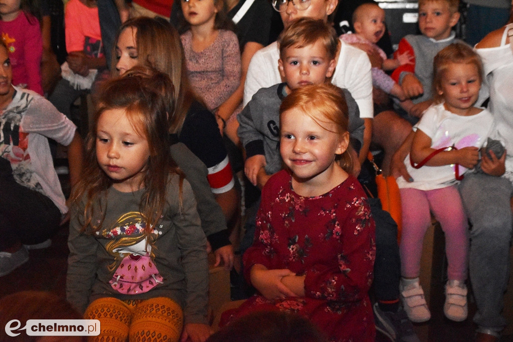 Czarno na białym: Teatr Agrafka w kościele św. Ducha