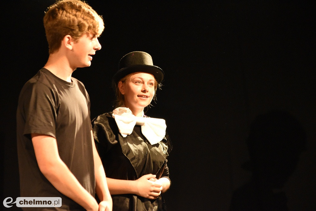 Czarno na białym: Teatr Agrafka w kościele św. Ducha