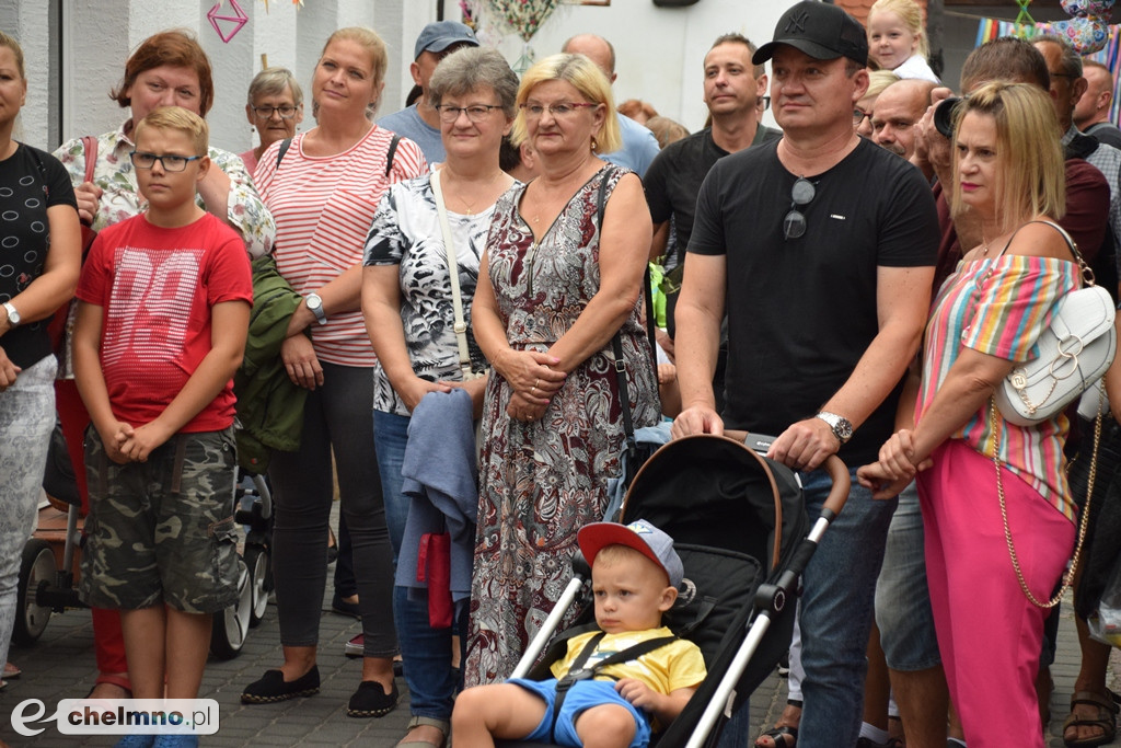 Folkowe podwórko i tradycyjne ludowe zabawy