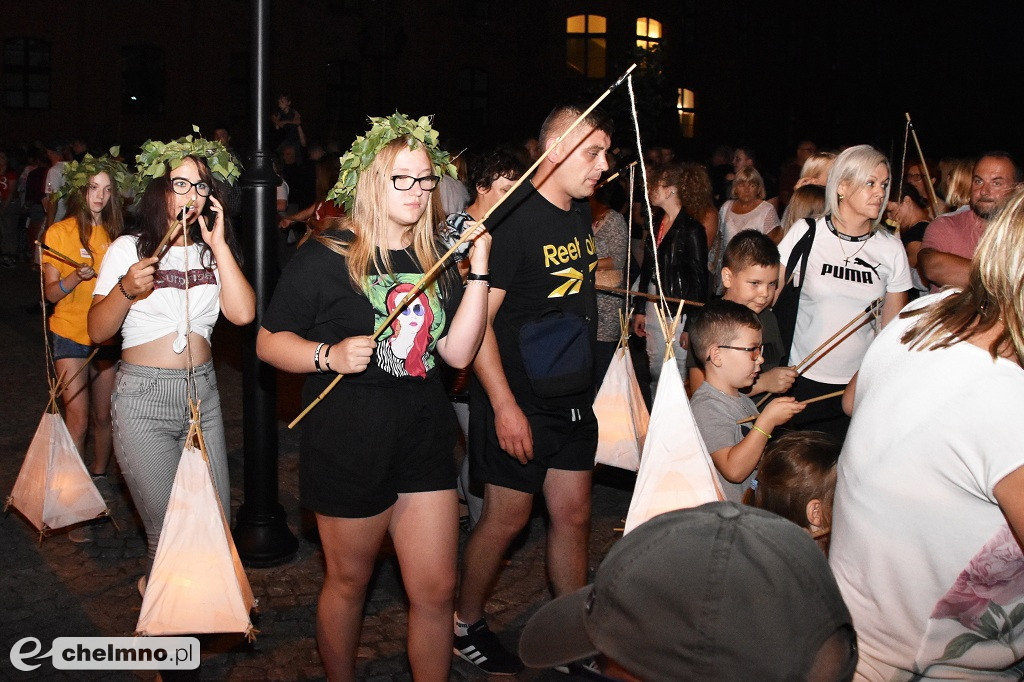 Parada lampionów i Teatr Biuro Podróży