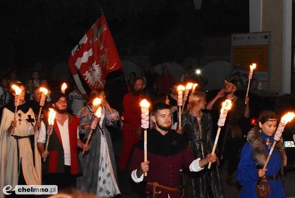 Parada lampionów i Teatr Biuro Podróży